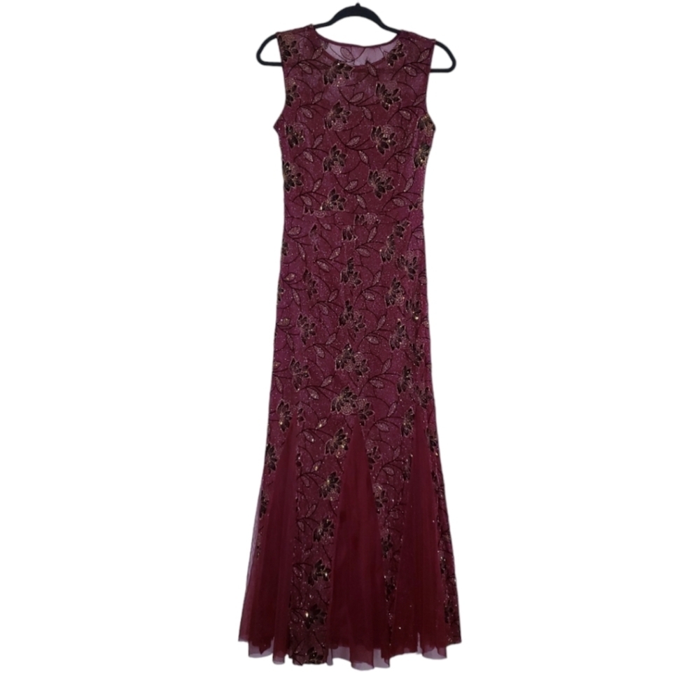Woman Burgandy Shimmer Floral Memaid Hem Mesh Maxi Gown